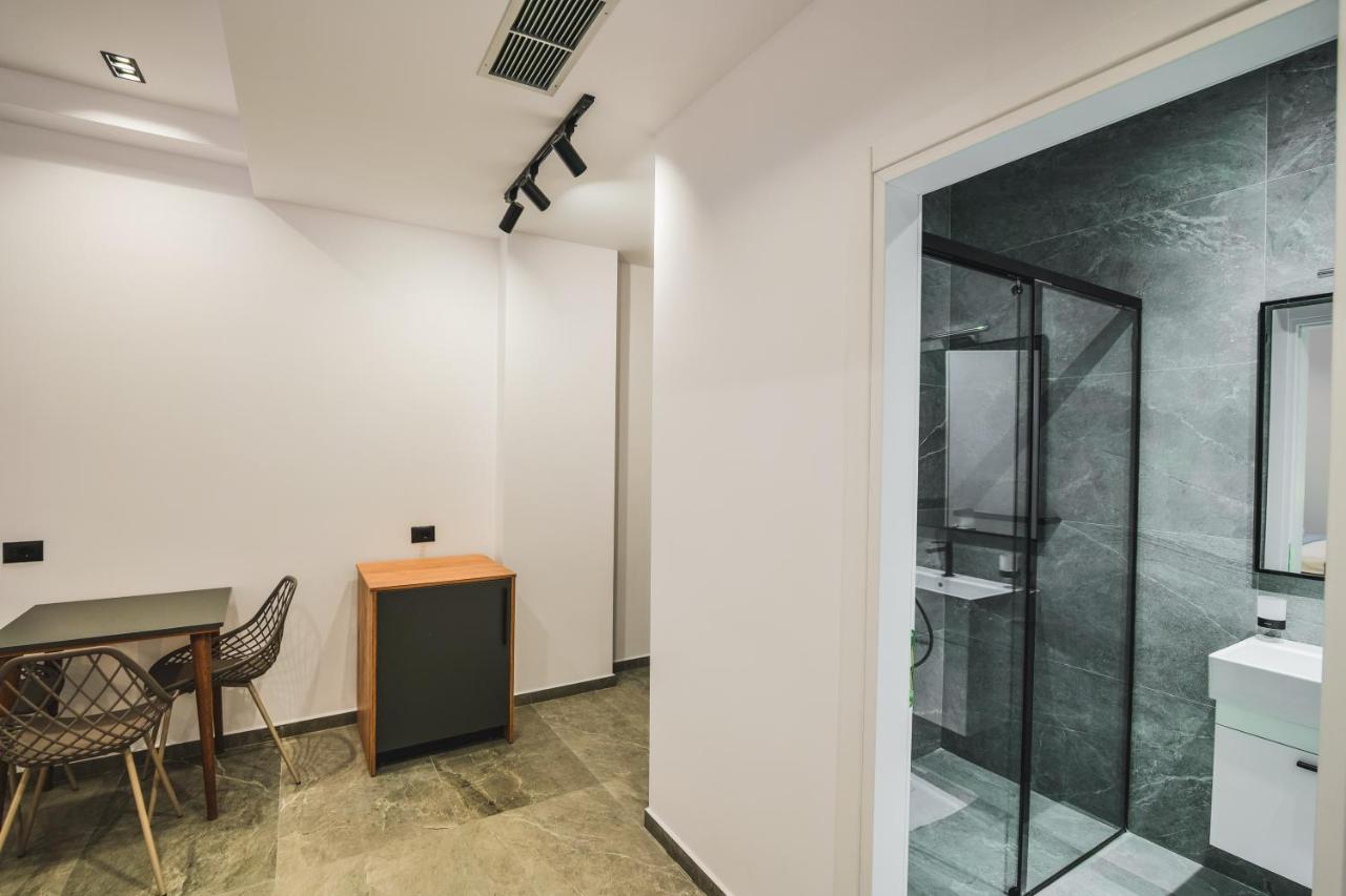Jad Rooms Sarandë エクステリア 写真